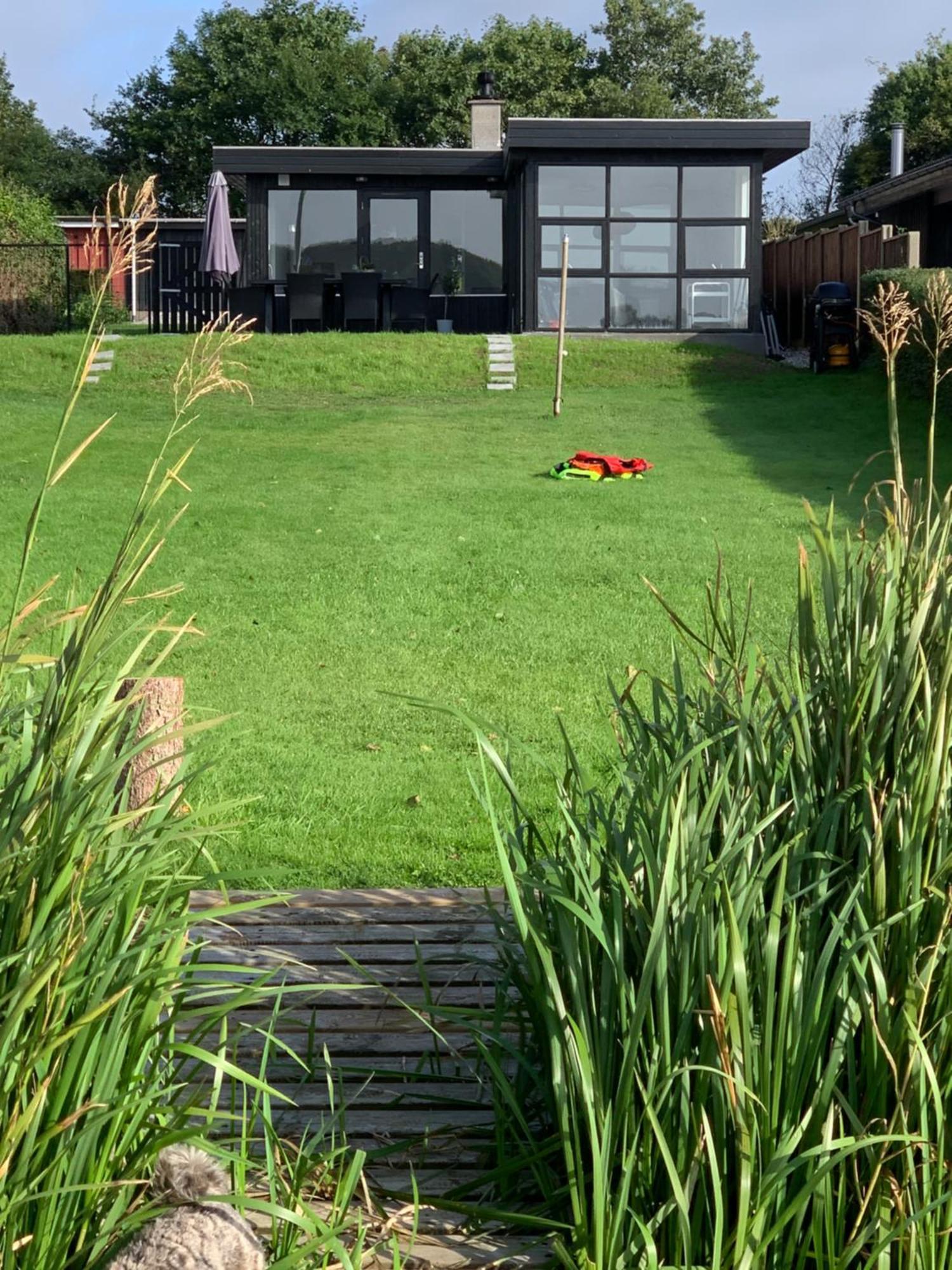 Huset Ved Soen Taet Pa Herning Og Mch Og Boxen 90 M2 Sunds Exterior foto